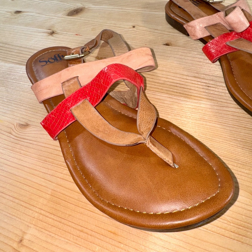 Sofft Women's Size 10M Leather Strappy‎ Flat Sandals Red Tan Buckle Comfort